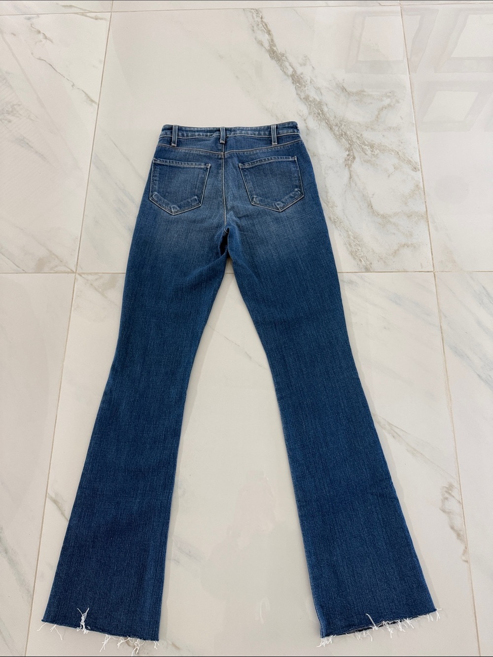 L'AGENCE High-Rise Blue Denim Jeans with Gold Chain Belt - Picture 3 of 3